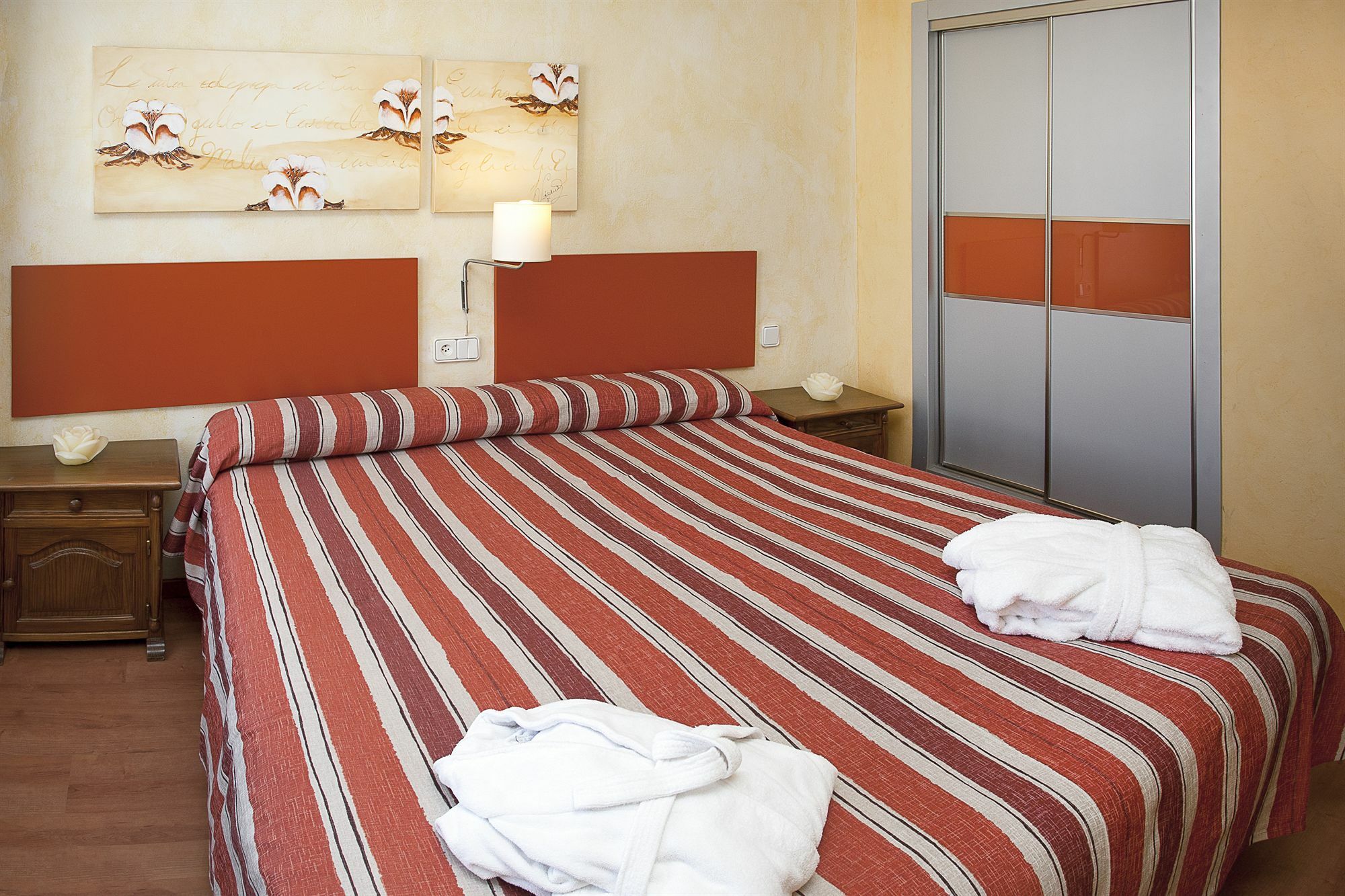 Apartamentos Parot Quality Santa Eulària des Riu Extérieur photo